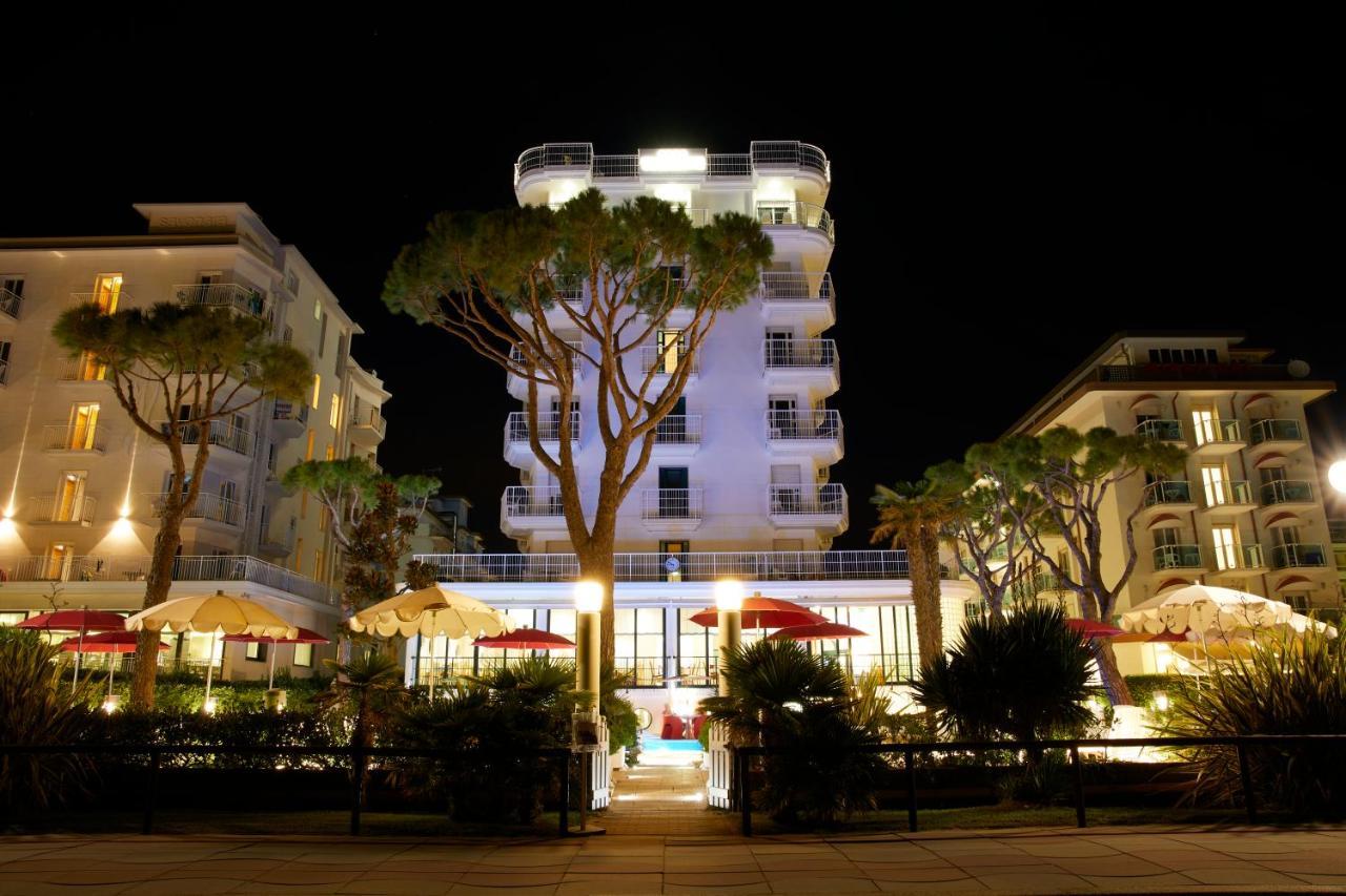 Termini Beach Hotel & Suites Lido di Jesolo Exterior foto